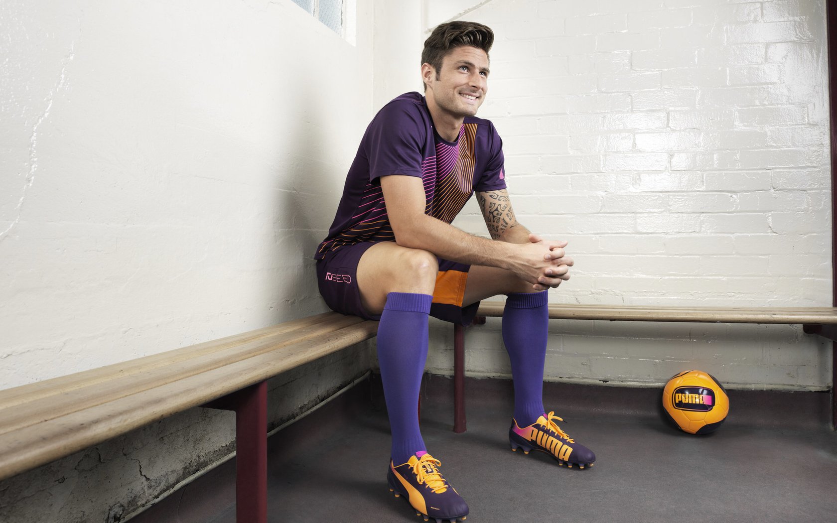 江汉南路主场平局，积分榜前三位置牢不可破，江汉路附近球场