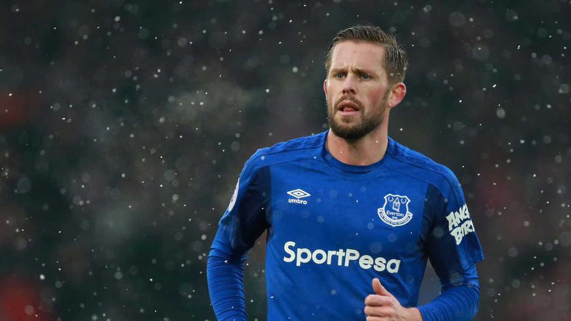 球队风光赛季胜出，外界纷纷点赞支持，球队球风