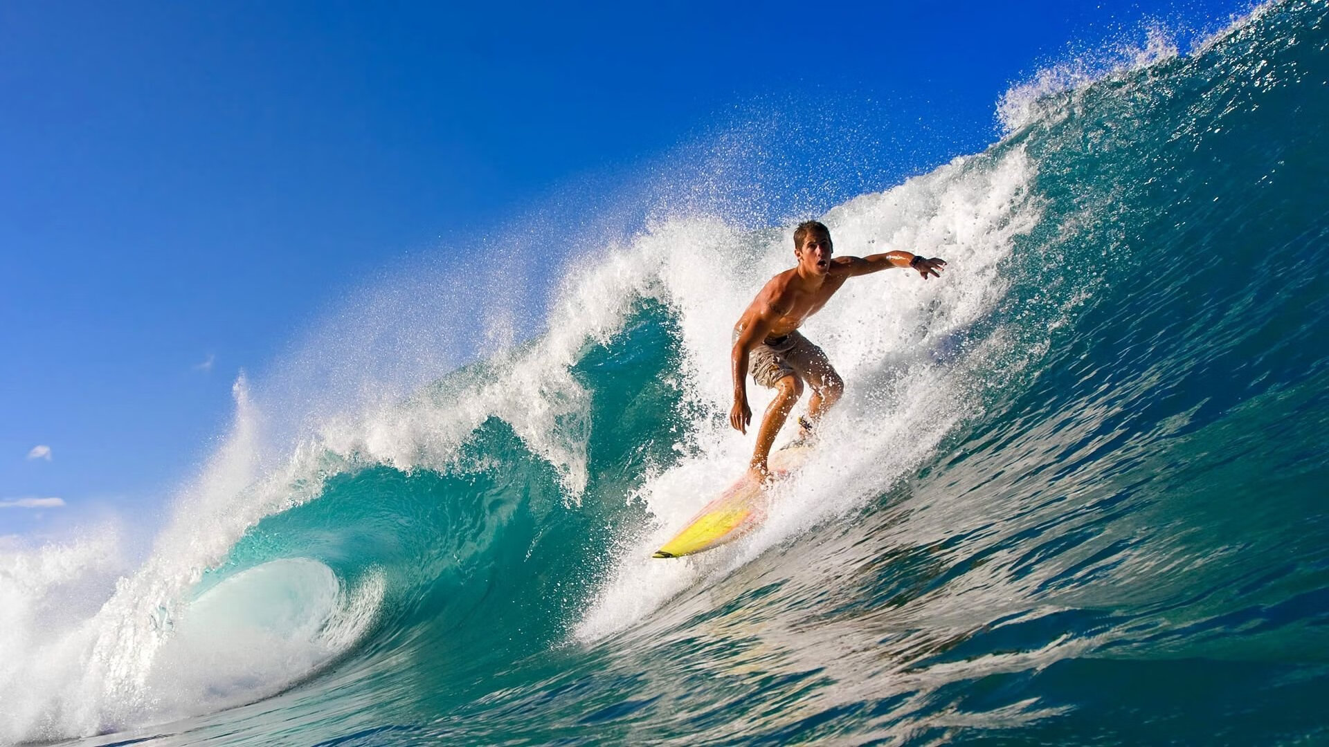 瑞士门将神勇扑救，力保球门不失，瑞士门将提前移动